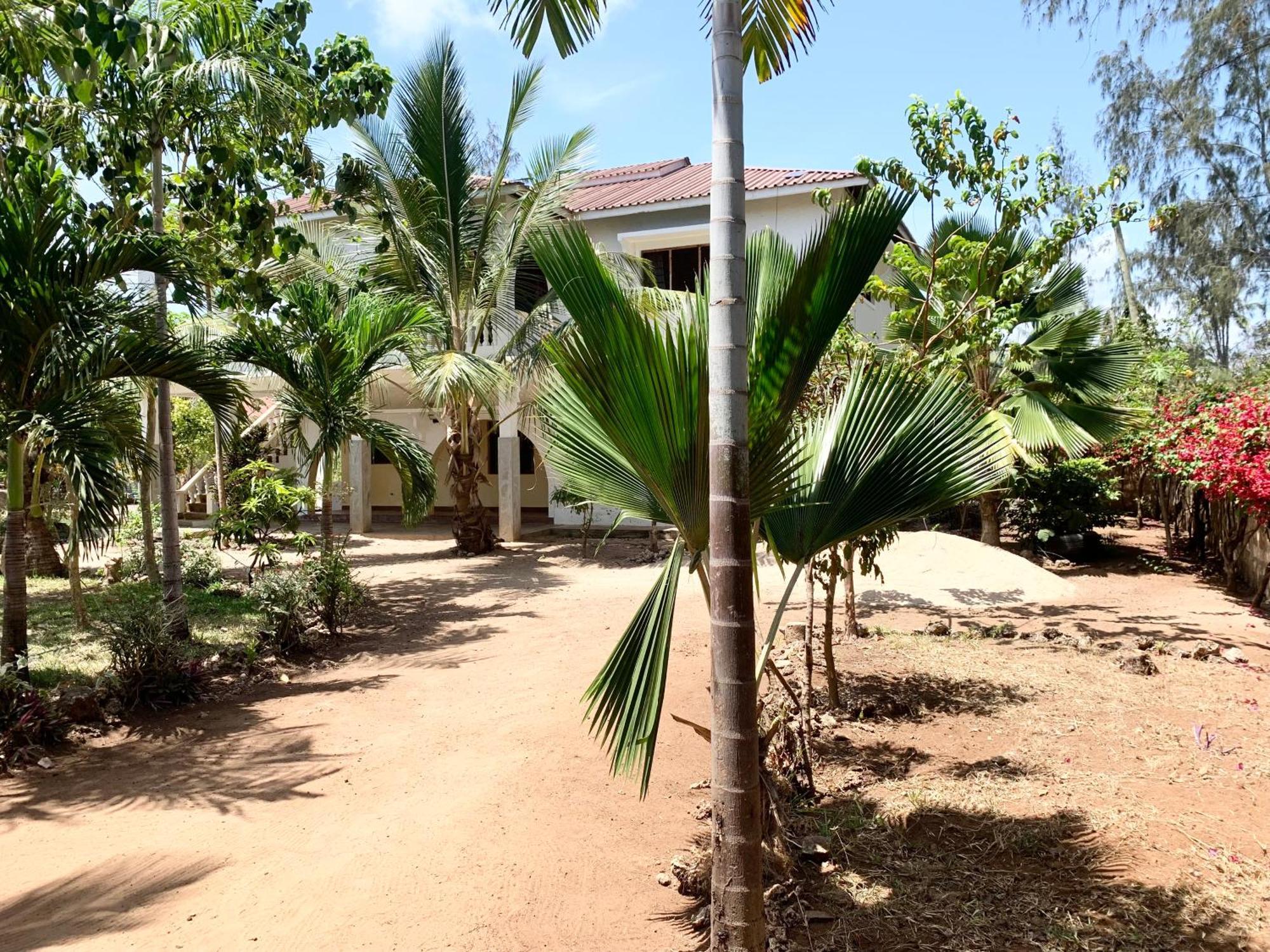 Delicious House, Watamu 2-Bedroom With Own Compound Free Parking And Wifi Exterior photo